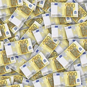 200 Euro 22